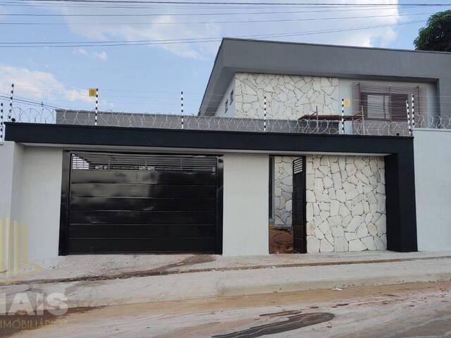 #0004 - Casa para Venda em Goiânia - GO - 1