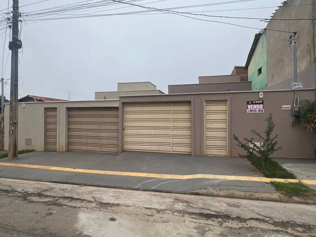 #51 - Casa para Venda em Goiânia - GO - 1
