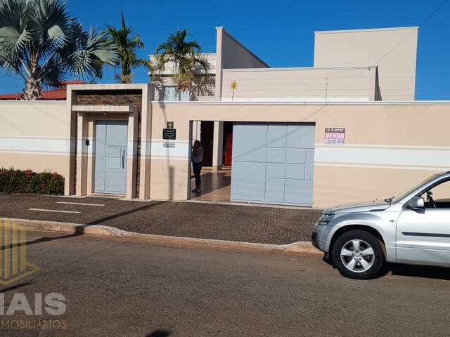 #57 - Casa para Venda em Caldas Novas - GO - 1
